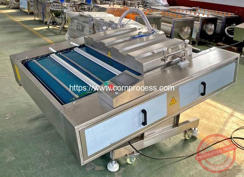 Automatic-Rolling-Type-Sweet-Corn-Cob-Vacuum-Sealing-Packing-Machine-for-Sale